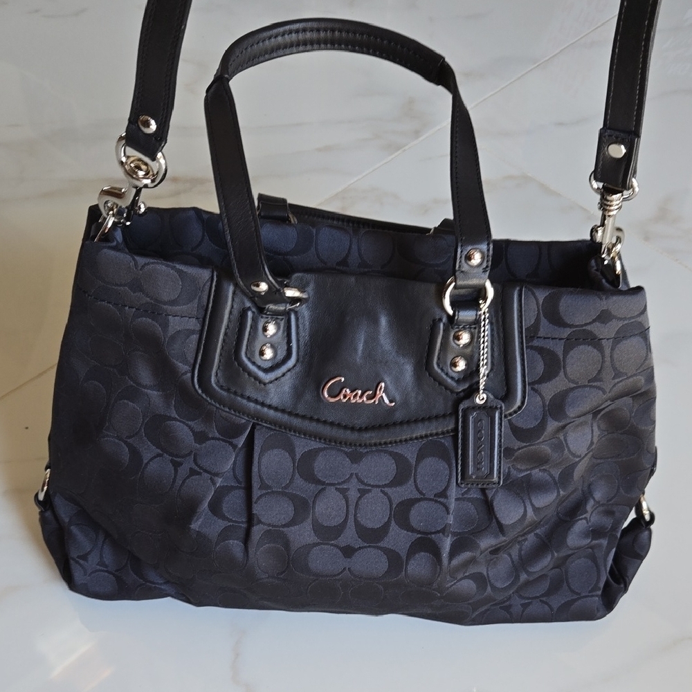 Coach Black Bag And Gray Wristlet - Picture 3 of 16